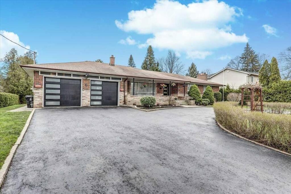 Lovely 2 Bedroom Basement Apartment In 多伦多 外观 照片