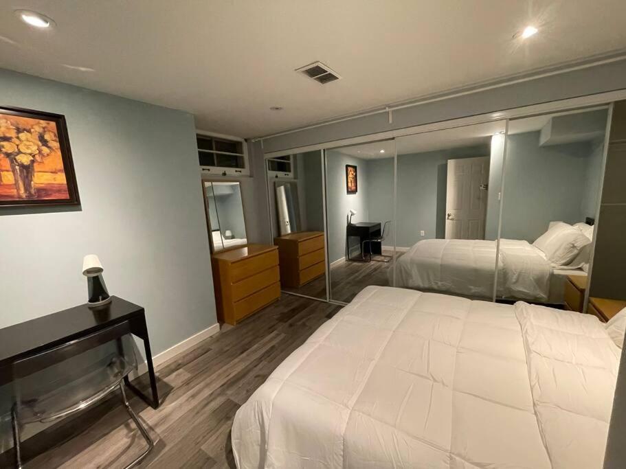 Lovely 2 Bedroom Basement Apartment In 多伦多 外观 照片